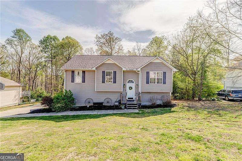 340 Brody Dr NE photo 1