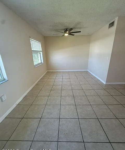 837 Hickory St #4 — Photo 4