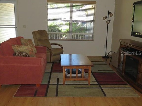 2nd image of 1208 Laurel Oak Ln