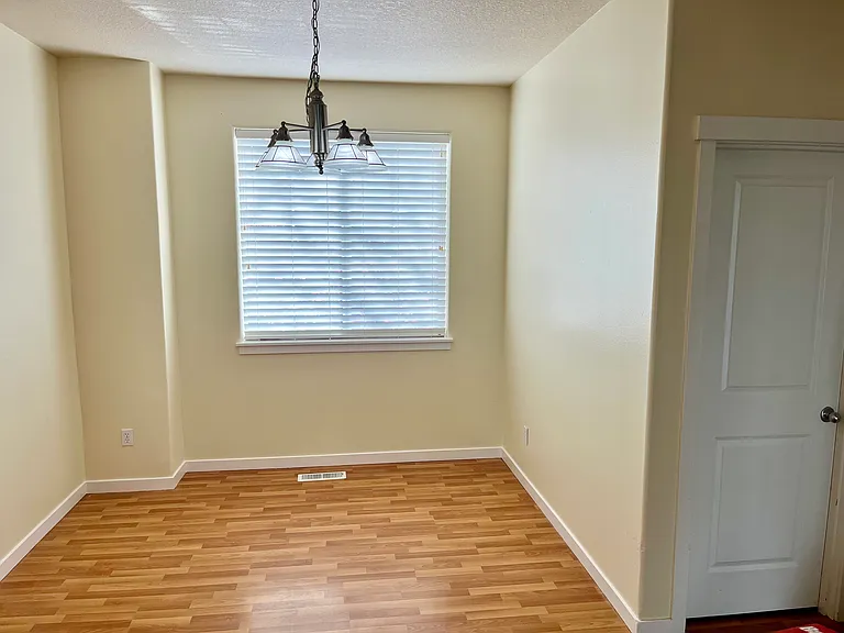 5377 SW Golden Gate Way — Photo 4