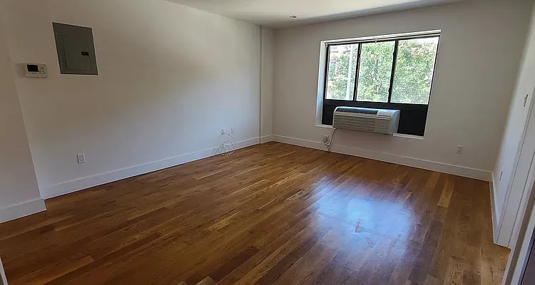 Rented by Makover Group Inc | media 2