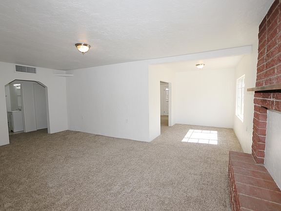3rd image of 4316 N Iroquois Ave