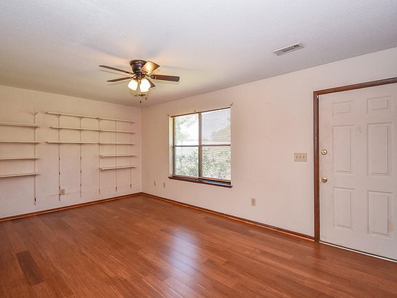 5th image of 172 N Henderson St