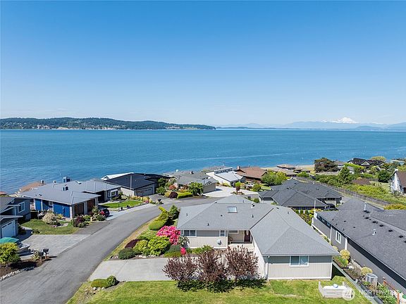 4th image of 1042 Shorecrest Place