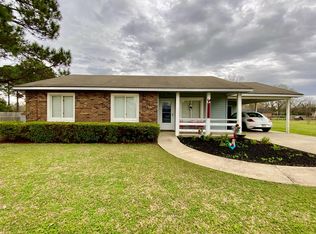 143 Meadowood Ln, Fitzgerald, GA 31750