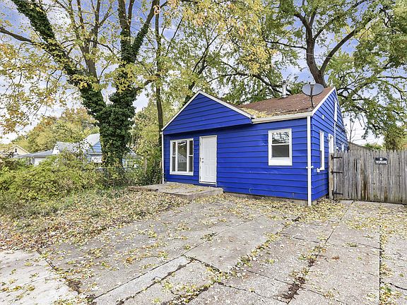 2nd image of 12026 Milligan Ave