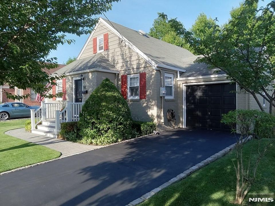 1st image of 82 2nd St