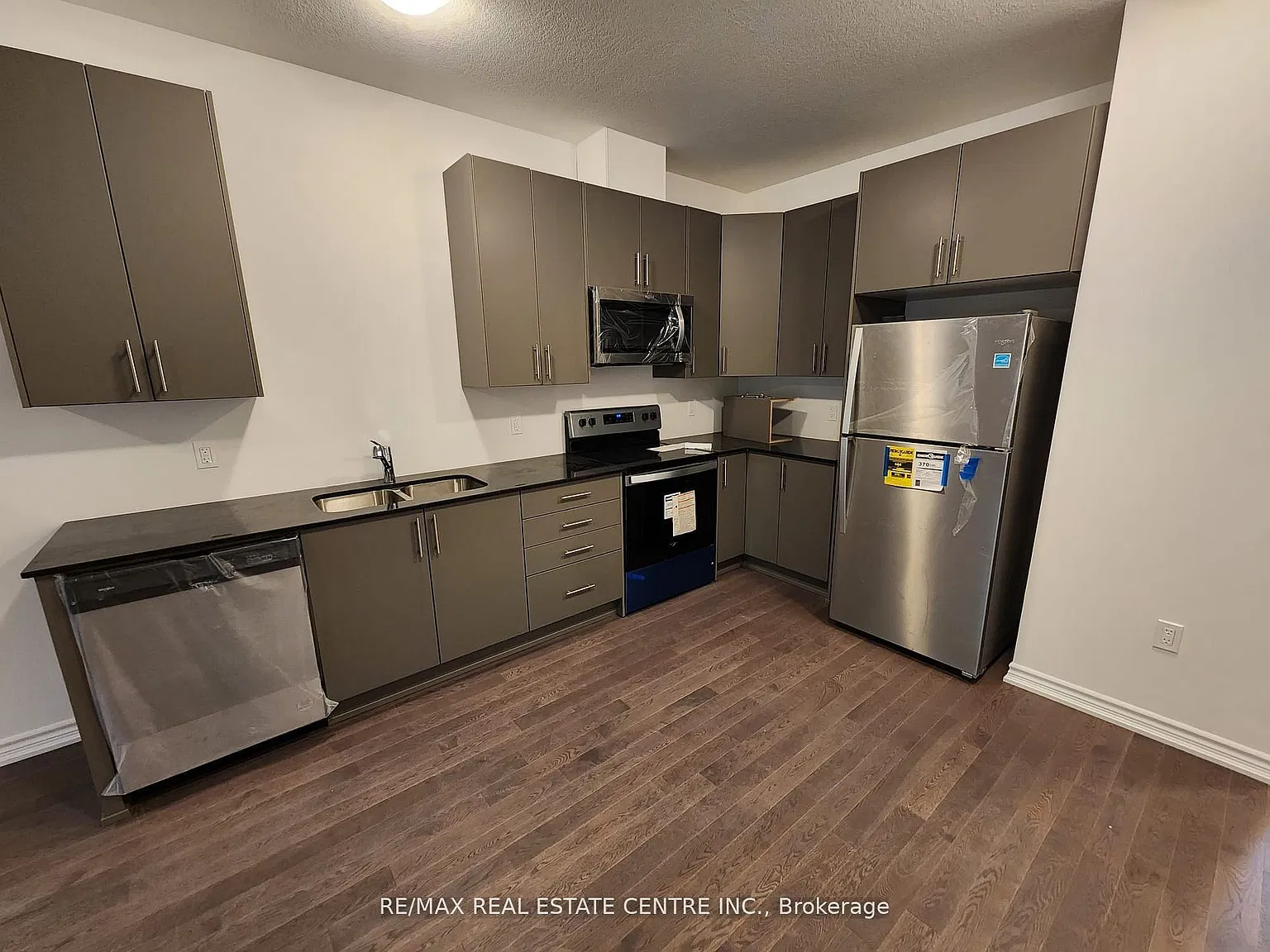 2 bed, $2,200 — Photo 3
