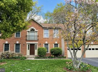 4419 Woods Edge Ct, Chantilly, VA 20151