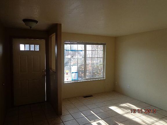 4th image of 881 Ellendale Dr