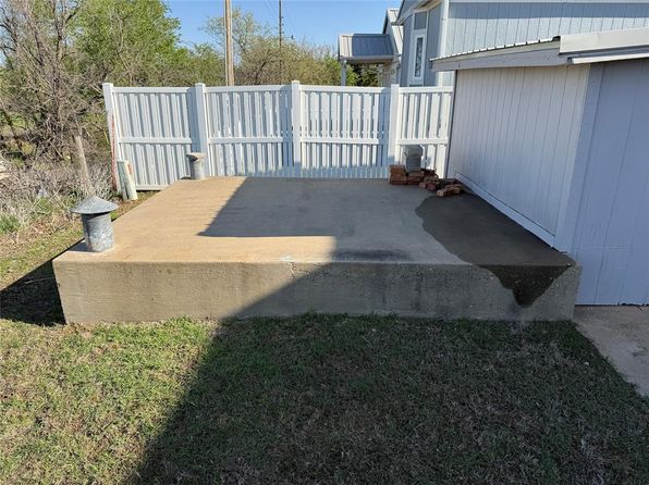 134 Wood St, Fort Cobb, OK 73038