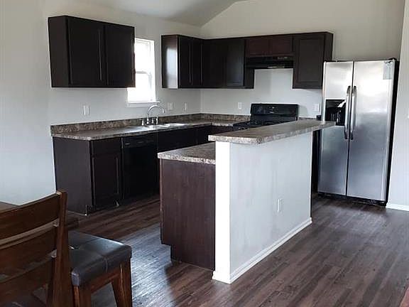 3rd image of 4709 Fieldstone Dr