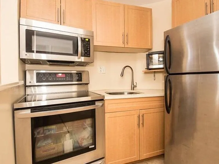 1431 Spruce St #1R — Photo 12