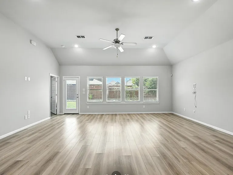 913 Cobalt Dr — Photo 14