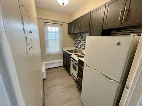 2040 Saunders Ave. St. Paul MN 55116
