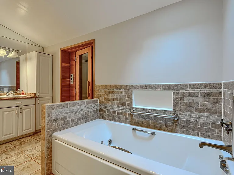 2101 Tufton Ave — Photo 37