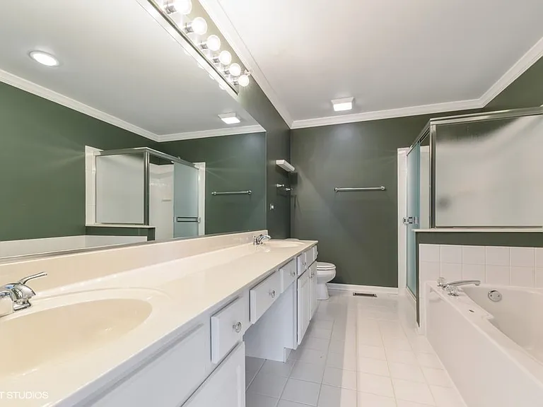 2716 N Greenwood Ave — Photo 8