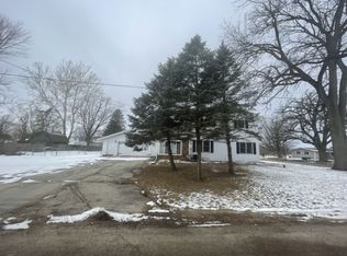 7870 Freeport Rd, Rockton, IL 61072