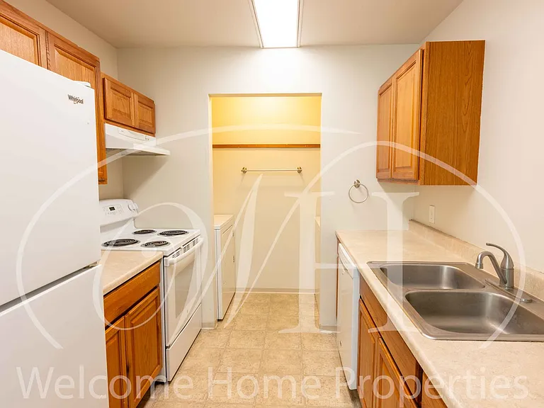 627 N Roosevelt St — Photo 12