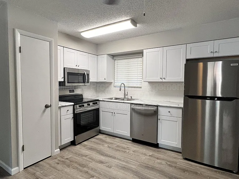2462 E Willamette Ave — Photo 5
