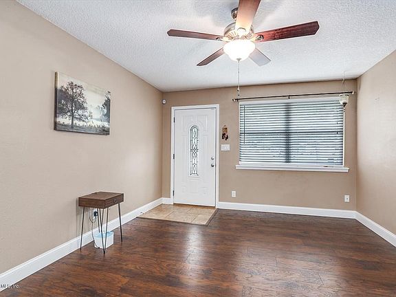 3rd image of 3623 Macgregor Dr