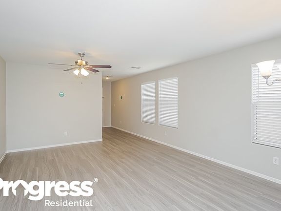 3rd image of 9554 Glen Iris St