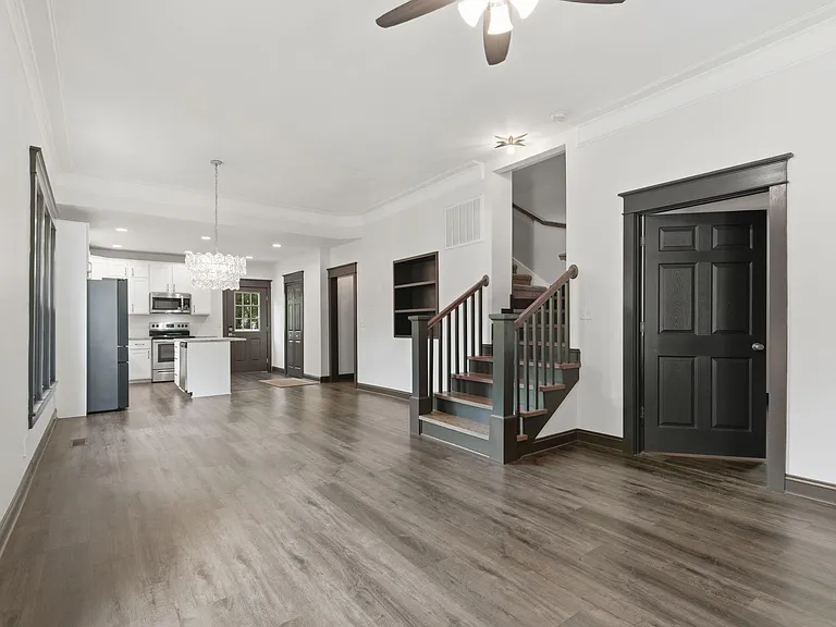 837 S Kentwood Ave — Photo 5