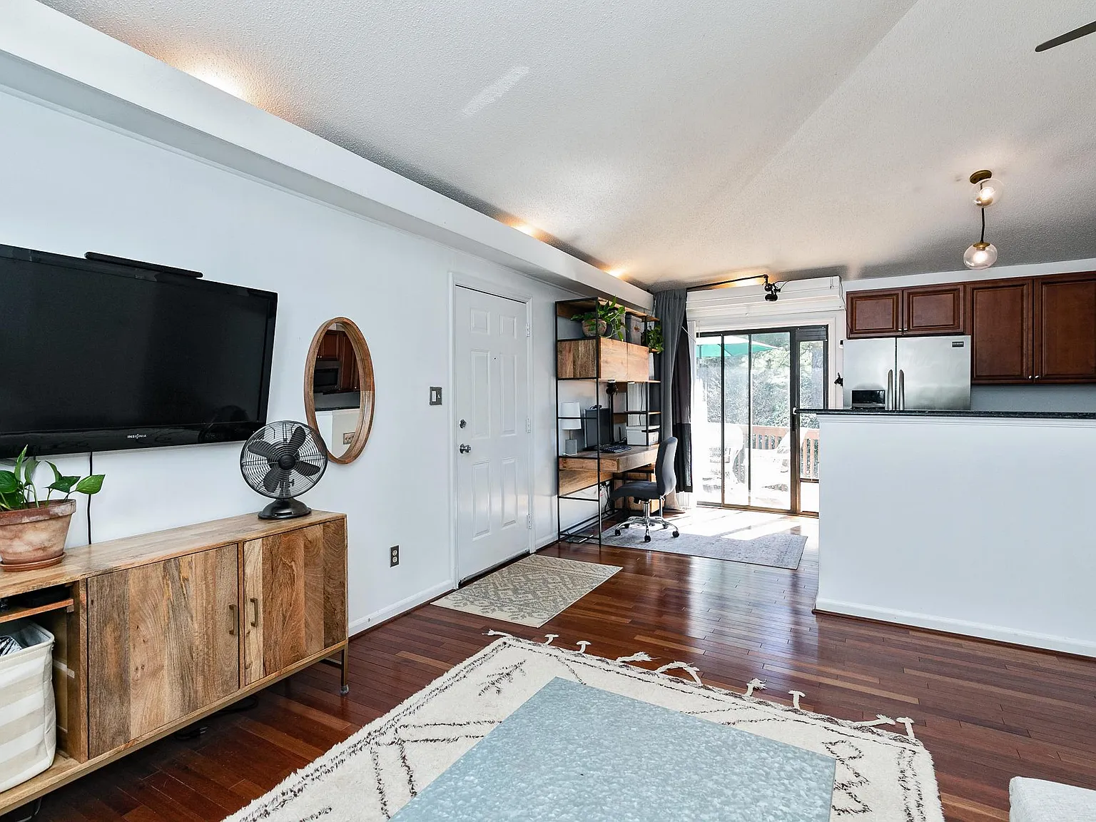 1 bed, 600 sqft, $1,595 — Photo 4