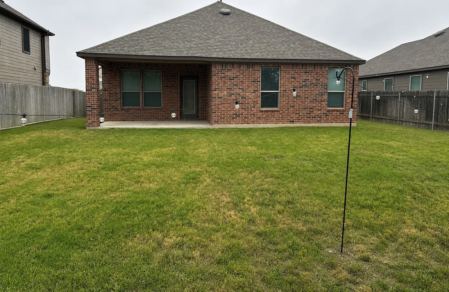 3 bed, 1560 sqft, $2,100 — Photo 2