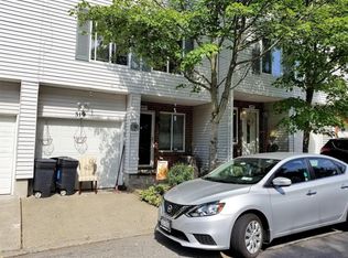319 Jamie Ln, Staten Island, NY 10312
