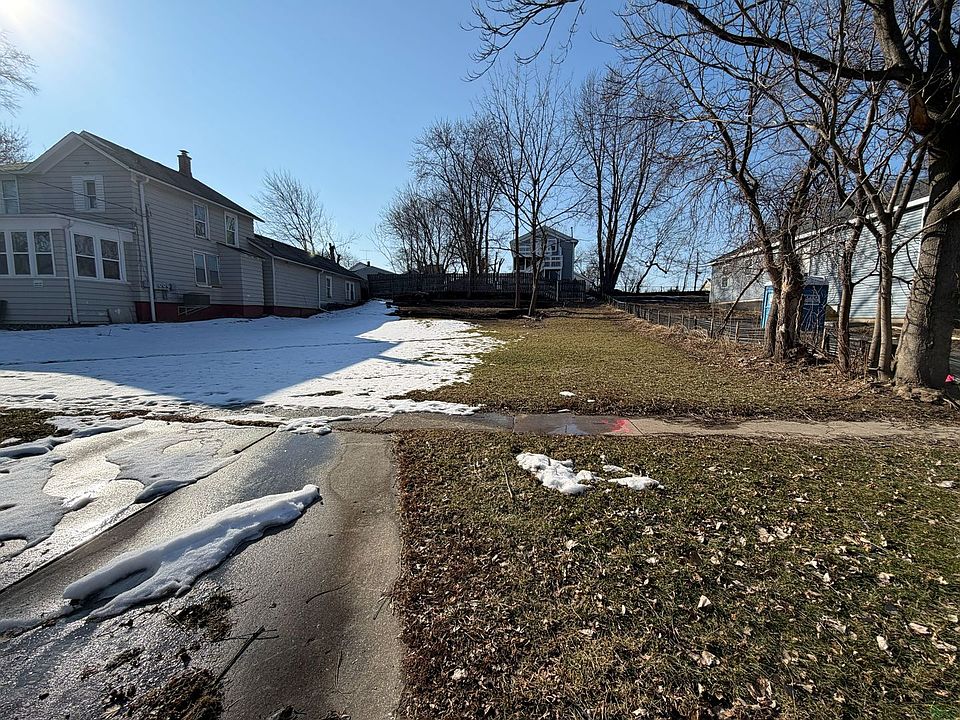 2nd image of 312 Oak St