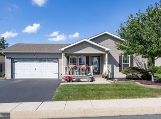 14 Random Rd, Douglassville, PA 19518