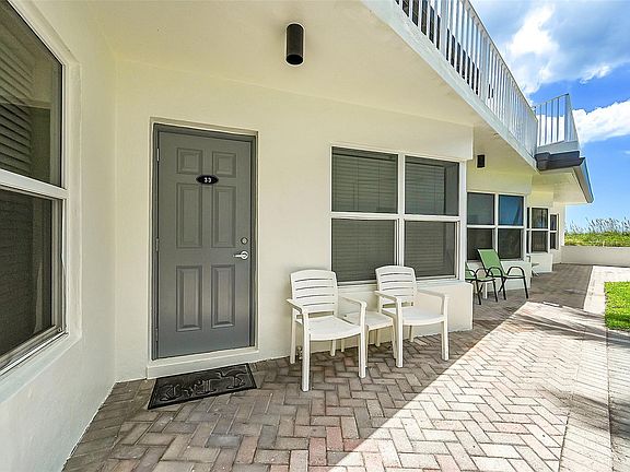 4th image of 4520 El Mar Drive #33