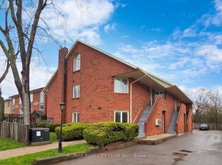 183 Nelson St #1, Oakville, ON L6L 3J4