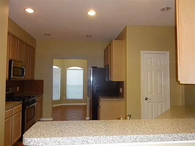 2302 Turnbury Elm Ct — Photo 8