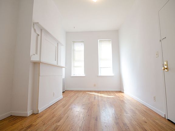 5th image of 1422 Greene Ave #1