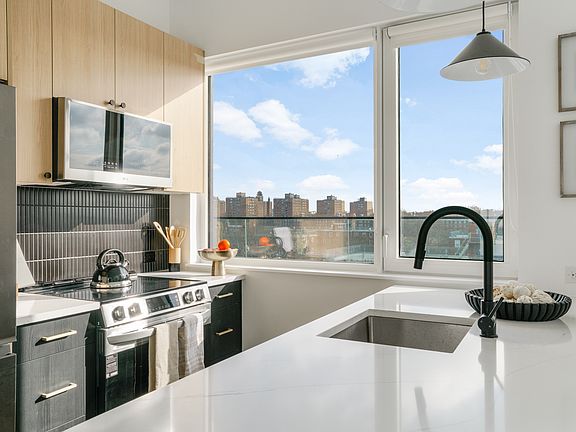 3rd image of 11-14 35th Ave #621