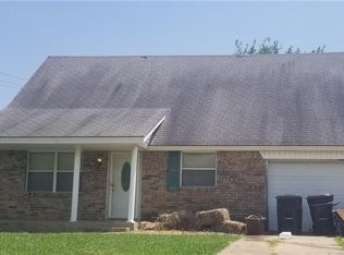 714 Harmon Cir, Moore, OK 73160