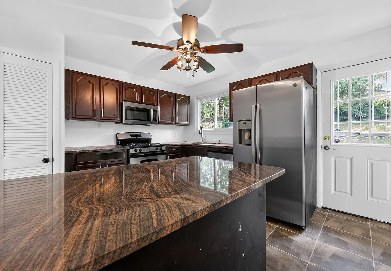 5 bed, 2.0 bath, 1135 sqft, $3,500 — Photo 1