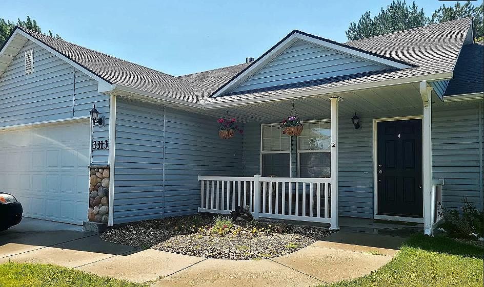 1st image of 3313 S Oxbow Dr