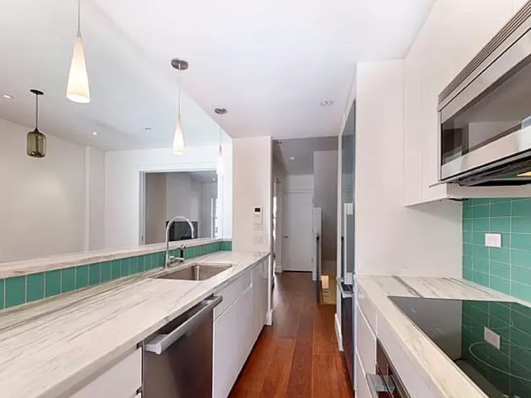 21-16 45th Ave #1 — Photo 8