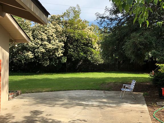 4th image of 1510 Oak Tree Dr