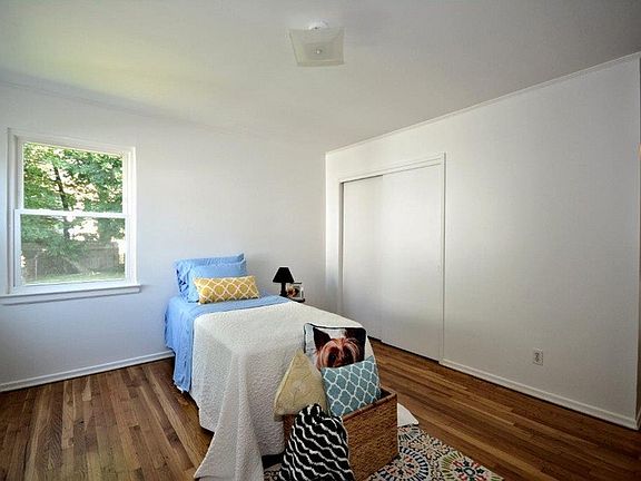 5th image of 12 Linden Ct