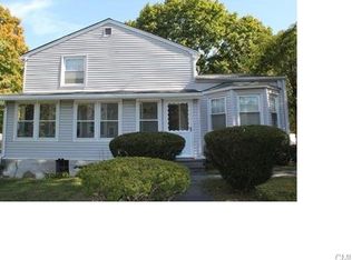 104 Summer St, New Canaan, CT 06840