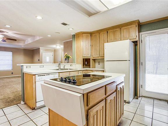 3rd image of 727 Kennedy Ave