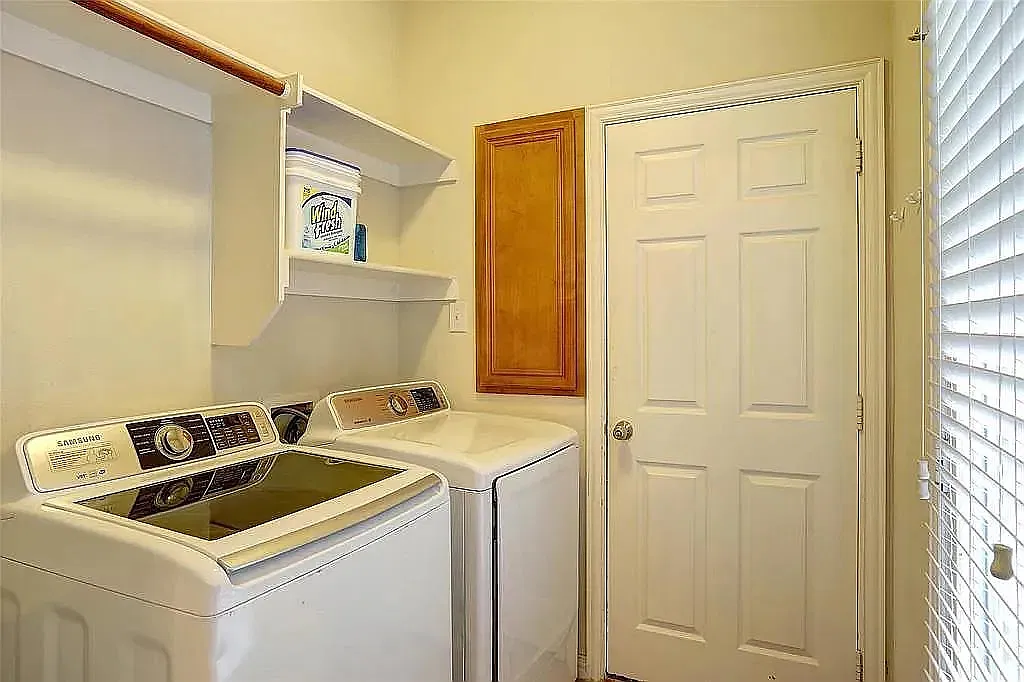 3 bed, 2022 sqft, $2,800 — Photo 4