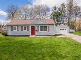 7 Beechcraft Dr, Rochester, NY 14606