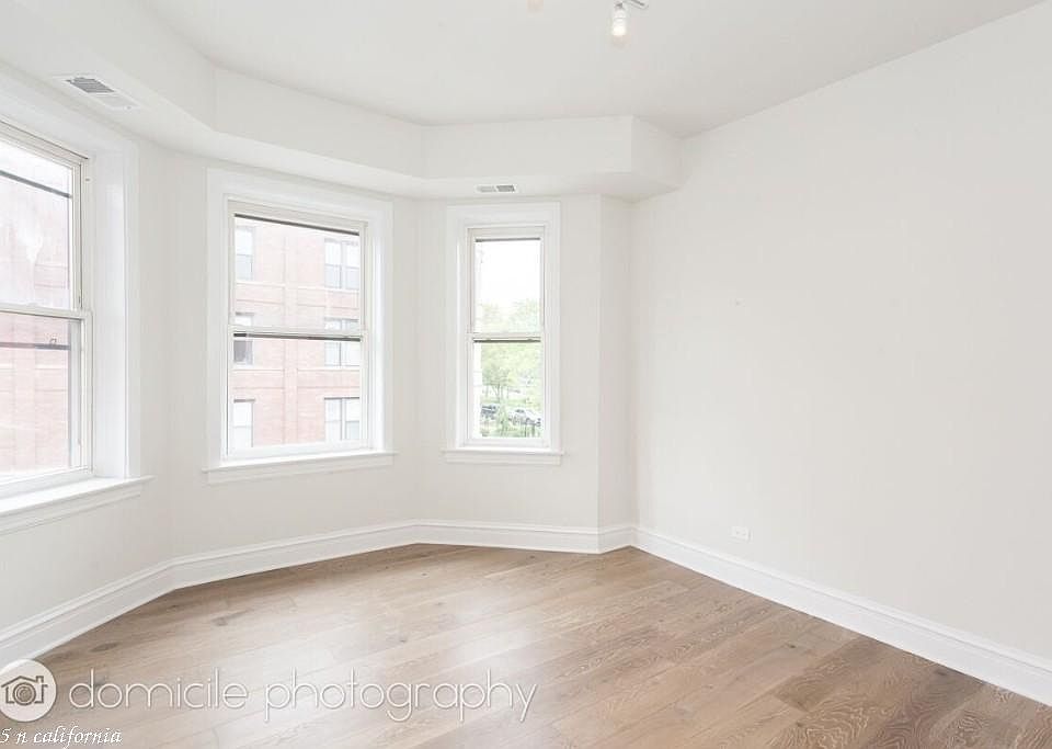 1st image of 2535 N California Ave #1215