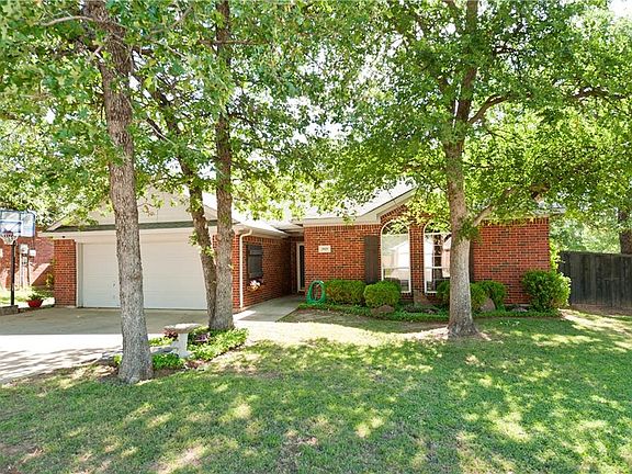 3rd image of 3929 Chimney Rock Dr