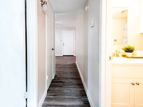 3rd image of 524 S Carroll Blvd #8bfac7715